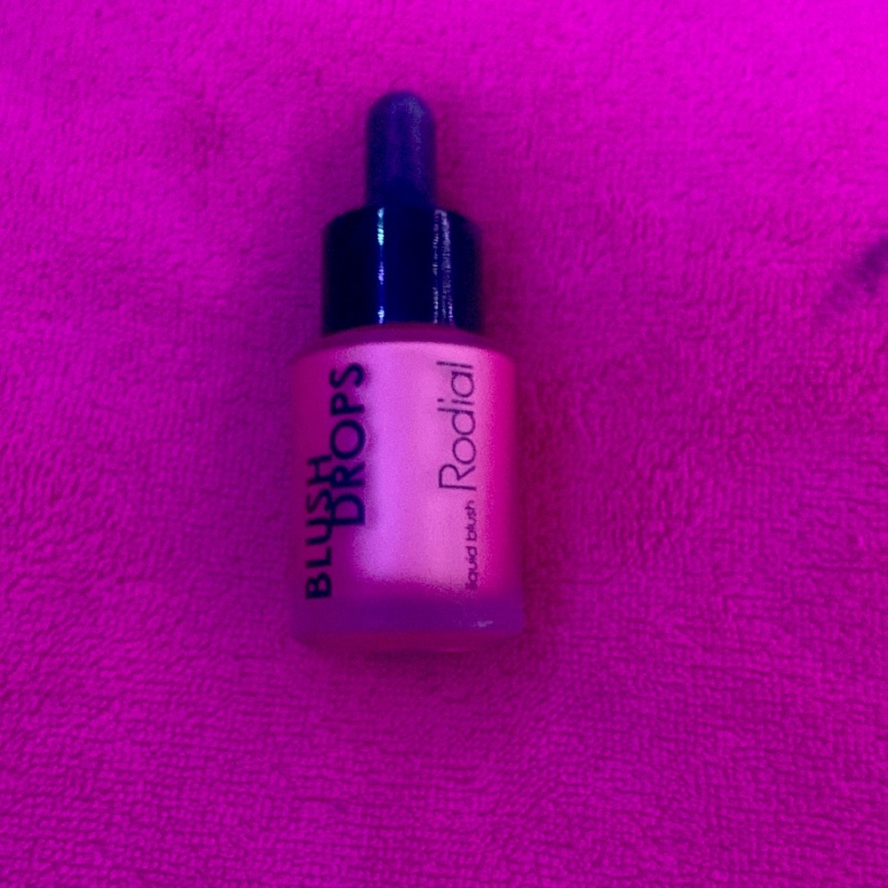 Pink shimmering blush drops